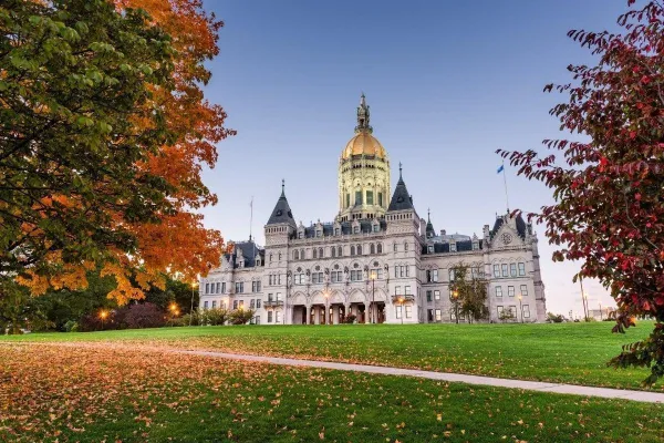 state-capitol-building-hartford-connecticut-_0.jpg